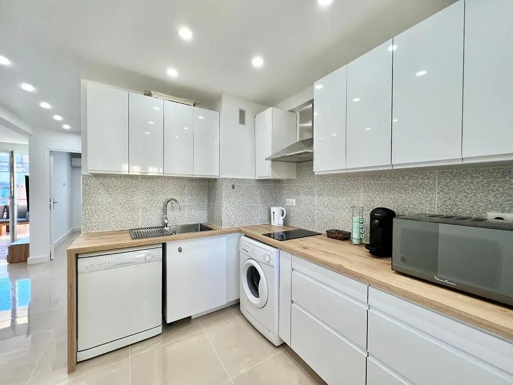 Appartement Renove A 100 M De La Croisette Cannes Apartment